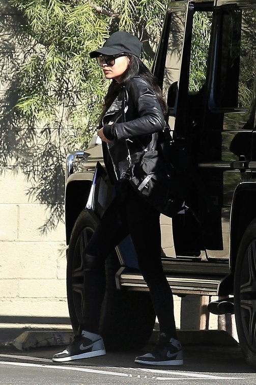 naya-rivera-out-and-about-in-los-angeles-01-22-2018-2.jpg